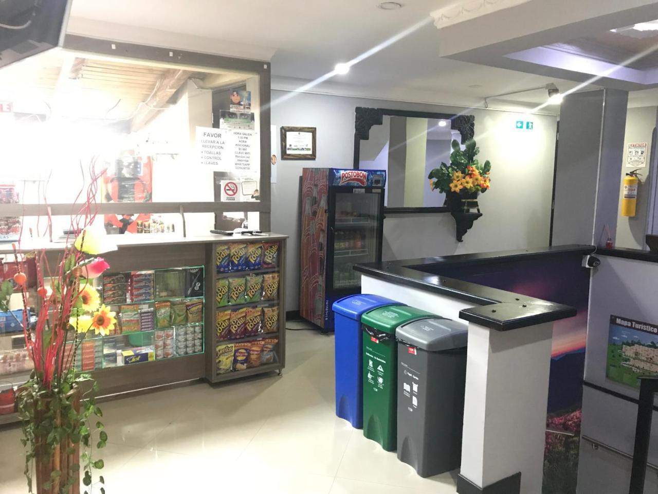 Hotel Calipso Маринилья Экстерьер фото