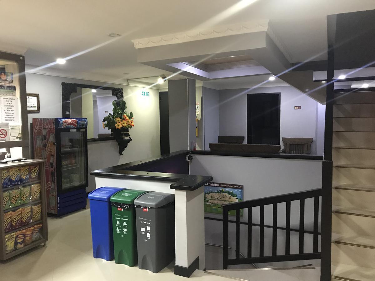 Hotel Calipso Маринилья Экстерьер фото